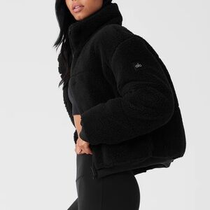 Alo Yoga Snow Angel sherpa puffer jacket, XS